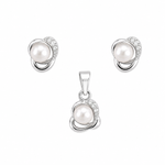 Load image into Gallery viewer, Classic Pearl Pendant &amp; Stud Earrings Set