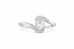 Load image into Gallery viewer, Elegant Oval Halo Twist Ring