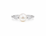 Load image into Gallery viewer, Classic Pearl Drop Sterling Silver Ring